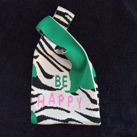 Medium sized wristlet bag - Picture 2 of 4